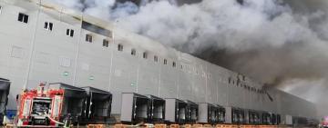 ПОД ОДЕССОЙ ГОРЯТ СКЛАДЫ, ПОЖАР ТУШАТ 70 ПОЖАРНЫХ