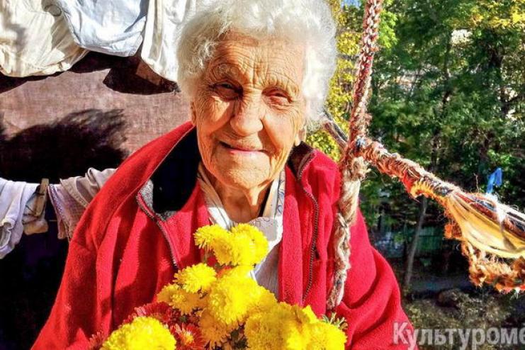 Одесский горсовет отказался компенсировать лечение от коронавируса 101-летней ветерану войны