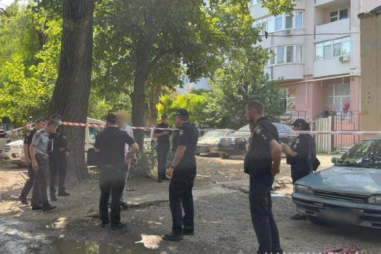 В Одессе на улице застрелили мужчину, полиция начала операцию "Сирена"  