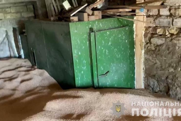 СУТКИ БЕЗ ЕДЫ, ВОДЫ И ВЗАПЕРТИ: в Винницкой области фермер лишил свободы своего рабочего
