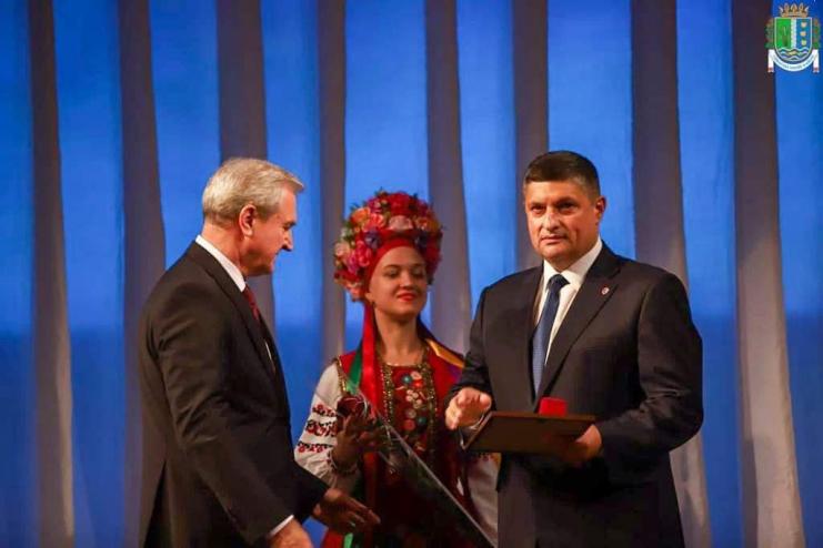 Измаильскому городскому голове Андрею Абрамченко вручили Почетный знак отличия 