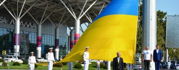 В ОДЕСІ ПІДНЯЛИ НАЙБІЛЬШИЙ ПРАПОР В ОБЛАСТІ