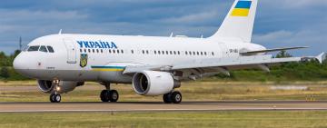 Самолет с Зеленским на борту совершил вынужденную посадку в Одессе 