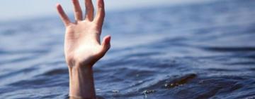 Упал в воду и пошел ко дну: на Хаджибейском лимане крупная рыба утащила рыбака под воду