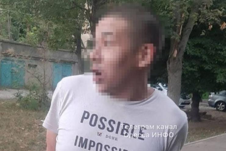 "ИРОНИЯ СУДЬБЫ" ПО-ОДЕССКИ: выпивший мужчина проник в квартиру одесситки... и уснул