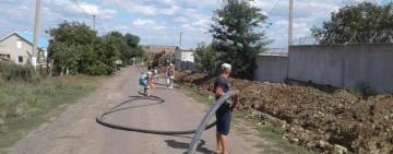 У селі Вознесенка Павлівської громади прокладають новий водопровід 