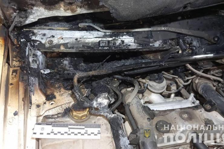 В Татарбунарах местному жителю подожгли автомобиль