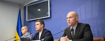 СБУ запобігла розкраданню 300 млн грн на закупівлі ноутбуків в українські школи