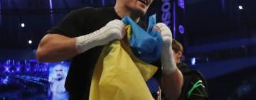 “Вы же умеете отнять у народа хлеб. Дайте же зрелищ, с*ки”: соцсети взорвались из-за отсутствия трансляции боя Усика на украинском ТВ