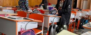 Столичні школярі ледь не отруїлися через «бомбу-вонючку»