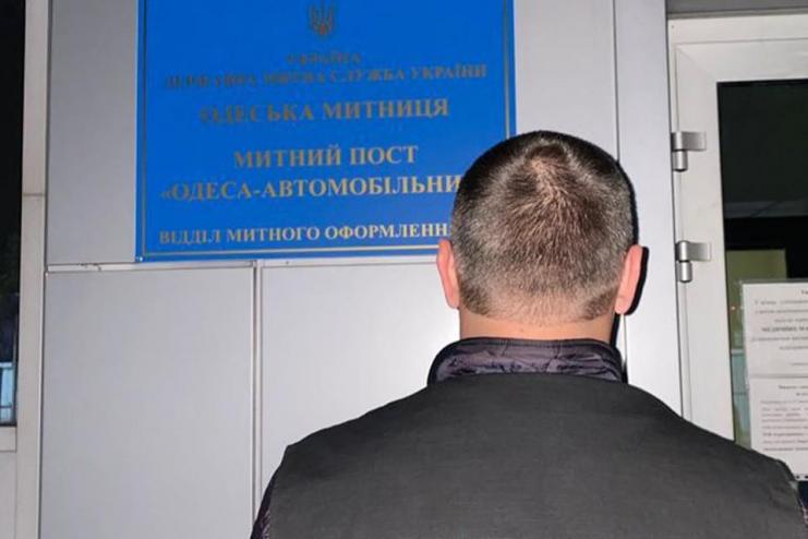 Розмитнювали до 8 тис. авто щомісяця: на Одещині блокували корупційний механізм 