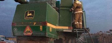 В ОДЕССКОЙ ОБЛАСТИ В ПОЛЕ ЗАГОРЕЛСЯ КОМБАЙН