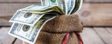 Топчиновник часів Януковича заявив про крадіжку зашитих у стелі $2 млн