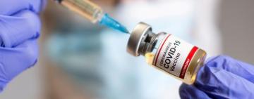 Росія викрала формулу вакцини від коронавірусу компанії AstraZeneca і зробила на її основі свій препарат «Супутник V» - ЗМІ