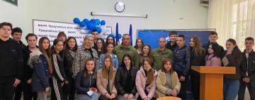 Прикордонники Ізмаїльського загону розповіли молоді про День захисника й захисниць України