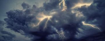 Штормовое предупреждение: в ближайшие часы ливень усилится