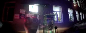 Не теряя ни минуты: одесские патрульные доставили в больницу 15-летнюю девочку (ВИДЕО)