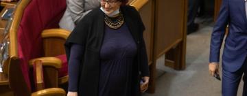 Третьякова работает в зале ВР, хотя 