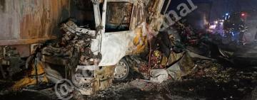 Сгорел заживо: две фуры столкнулись на трассе Киев-Одесса