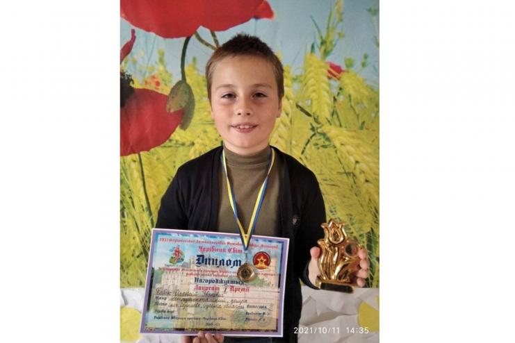 Олесь Бобок из Тарутино восхитил Украину своей игрой на домре