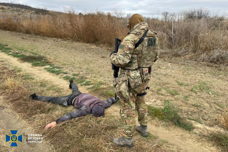 СБУ затримала організаторів каналу нелегальної міграції:  на Одещині знаходилась «перевалочна база» ділків 