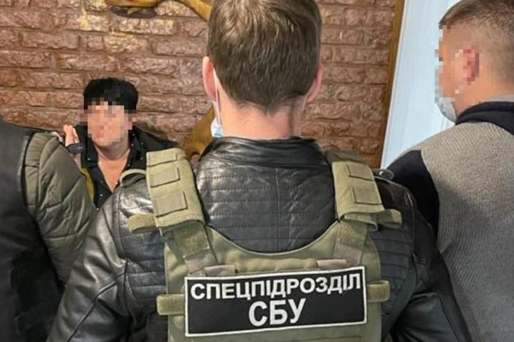 На Одещині затримано голову ОТГ на "гарячому": вимагала хабарі за встановлення "МАФів"