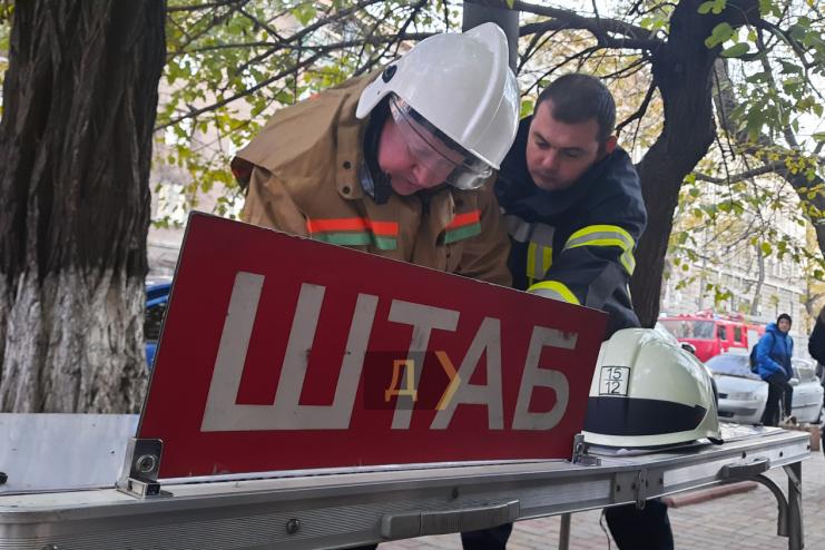 В Одессе горит студенческое общежитие (обновляется, фото, видео)
