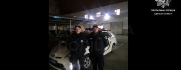 Начала задыхаться: одесские патрульные оперативно доставили в больницу 2-летнюю девочку (ВИДЕО)