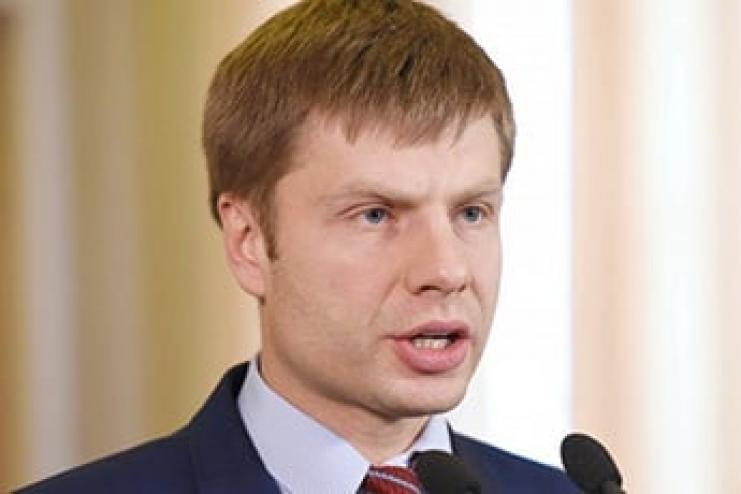 Рада провалила голосование за правку Гончаренко, которая бы позволила потратить «тысячу Зеленского» на коммуналку