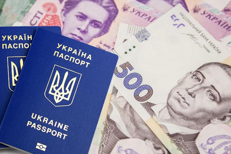 Майже 6200 директорів українських підприємств можуть стати невиїзними через борги