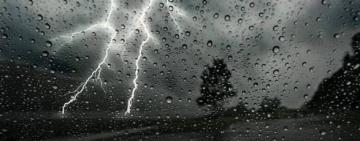 Сильный ветер и дождь: в Одессе объявлено штормовое предупреждение