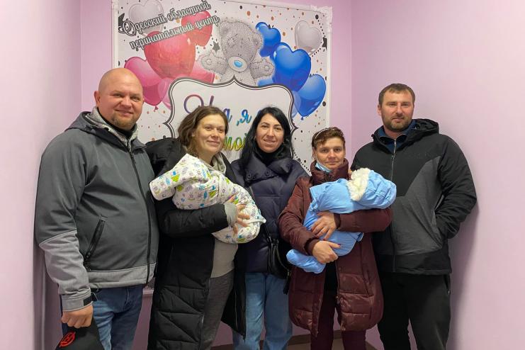 Шанс на будущее: одесские волонтёры спасли двух мам и их новорожденных малышей