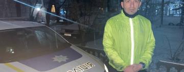 Патрульний поза службою врятував життя хлопчика, який залишився наодинці з полум’ям у квартирі 