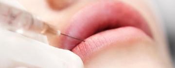 Хотела увеличить: в Днепре девятиклассница уколола себе в губы масло и едва не осталась без губы (видео)