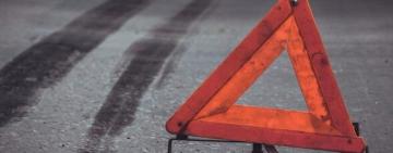 В Одесской области из-за гололеда фура слетела с дороги и перевернулась (видео)