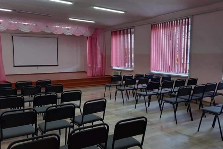 У Долинівський школі нова актова зала