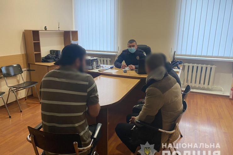 В Татарбунарській громаді двоє підлітків з приятелем вчинили розбійний напад на колишню вчительку (фото)