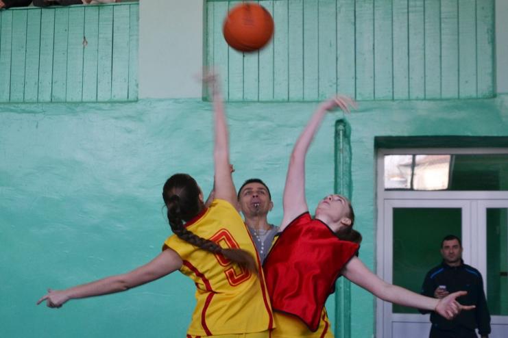 В Тарутино прошел Рождественский турнир по баскетболу