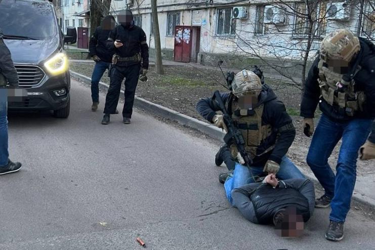 В Одесі нейтралізували банду, яка викрадала людей та вимагала гроші: до складу входили правоохоронці