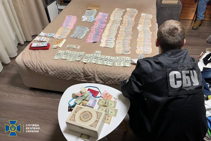 В Одесской области на взятке в 255 тыс грн попалась чиновница городского совета (фото)