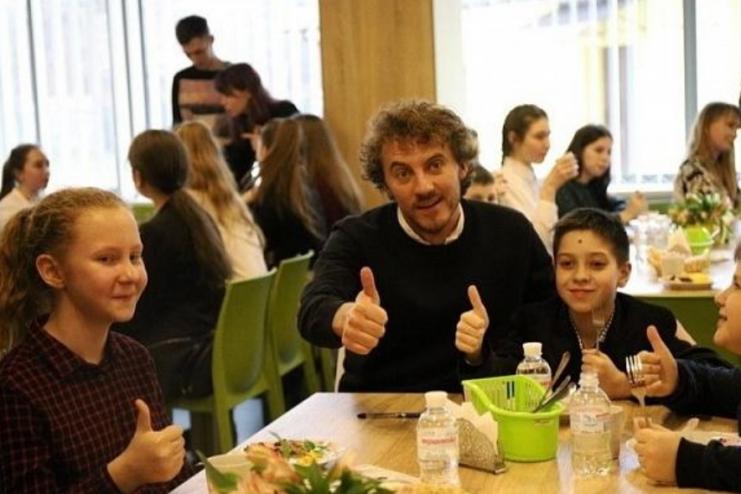 Клопотенко розробляє для шкіл нові страви: скільки їх буде і коли з'являться у їдальнях