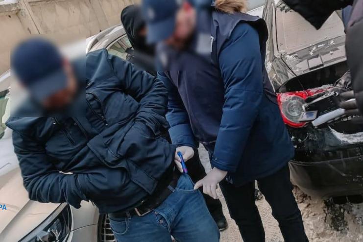Главного инспектора одесской таможни задержали во время получения взятки 