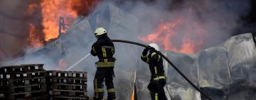 В Одесской области произошел масштабный пожар на складах с горючими материалами