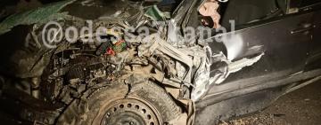 В Одесской области столкнулись фура и легковое авто: есть пострадавшие