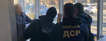 В Одессе задержали налоговиков при получении взятки