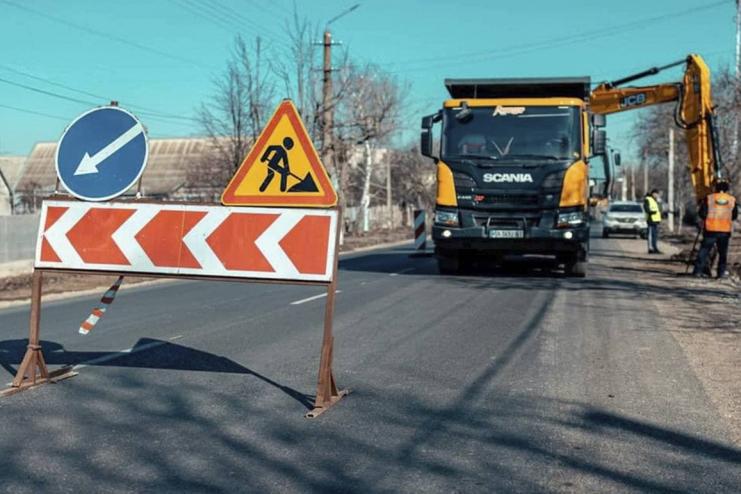 Во­зоб­но­вил­ся ре­монт учас­тка трас­сы «Одес­са – Бел­го­род-Днес­тровский – Мо­наши»