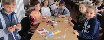 Пасхальные писанки и рисунки для бойцов от детей Тарутинщины