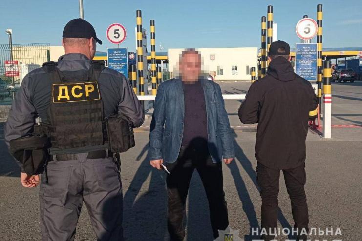 Одеські поліцейські примусово видворили за межі країни «кримінального авторитета» з санкційного списку РНБО