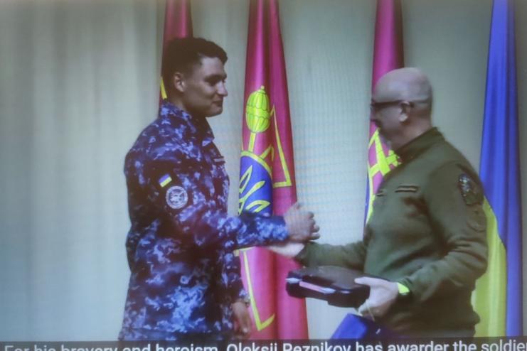 Військовий моряк з Ізмаїлу отримав відзнаку від Міністра оборони Олексія Резнікова (відео)