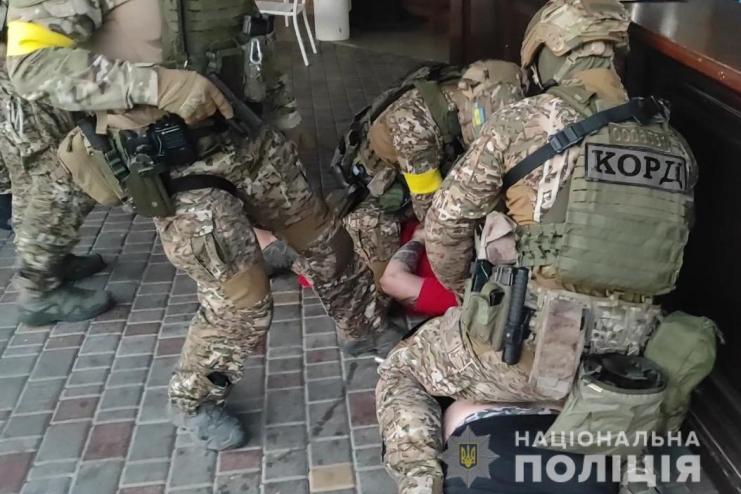 На Одещині викрито організаторів незаконного переправлення чоловіків призовного віку через кордон 